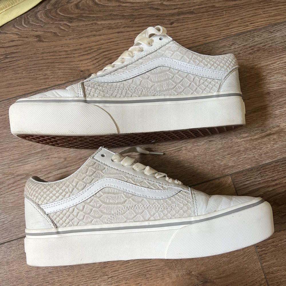 Womens Vans Platform size 8